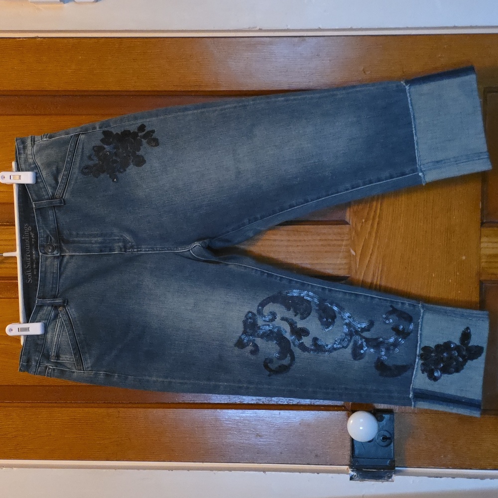 Soft Surroundings Women's Cropped Jeans with Black Floral Detail